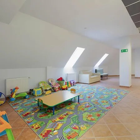 Spacious Tarsis In By Renters 科沃布热格