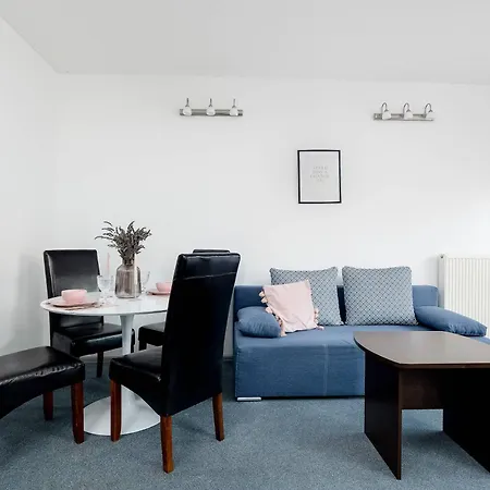 Spacious Tarsis In By Renters Apartment Kolobrzeg