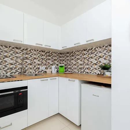 Apartment Spacious Tarsis In By Renters *