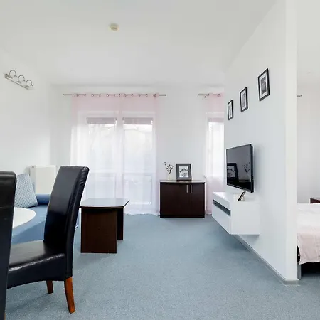 Spacious Tarsis In By Renters 公寓